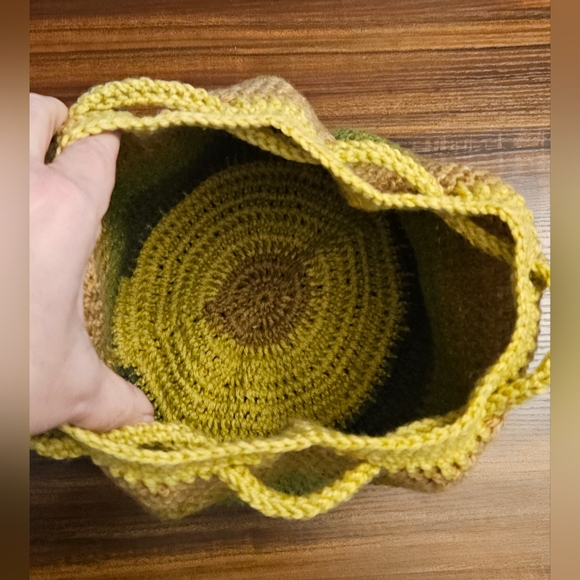 Crochet Drawstring Backpack - Green & Tan - Picture 6 of 6